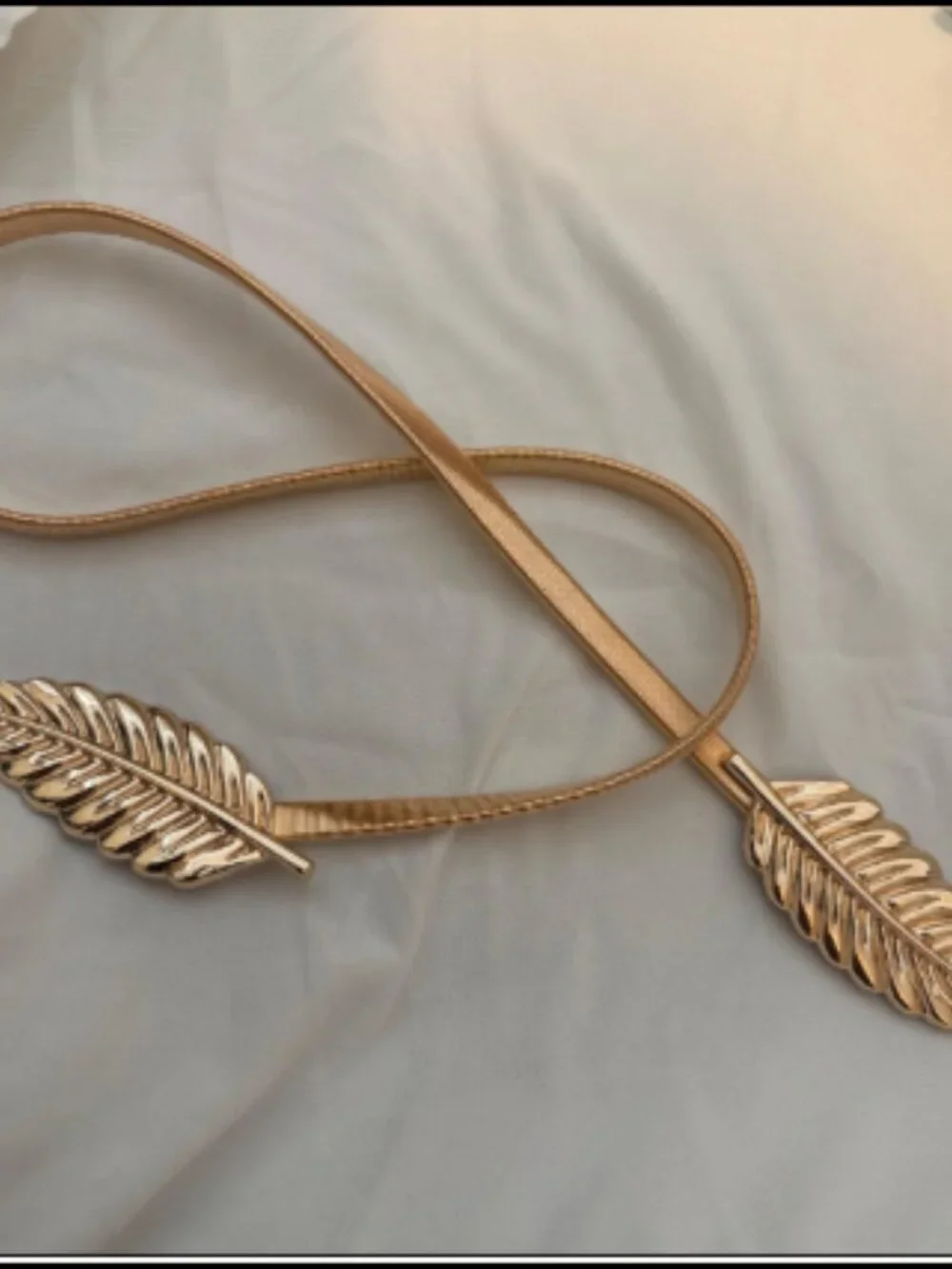 Vintage-Inspired Gold Elastic Belt with Leaf Buckle – Women’s Waist Belt